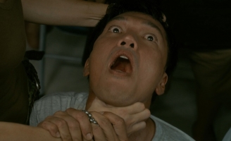 Quang Tuấn hết bị chích điện, bóp cổ, đánh nhừ đòn trong teaser trailer Thiên Đường Máu