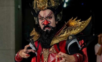 Quốc Hưng toả sáng khi mang hơi thở tuồng cổ vào vai diễn Huyết Long 