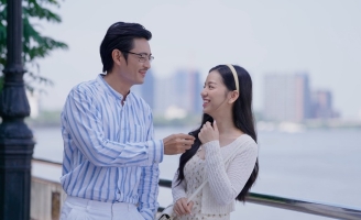 Quốc Huy lo lắng khi hóa ông chú ngoài 40 tuổi, có một đời vợ và con trai riêng 