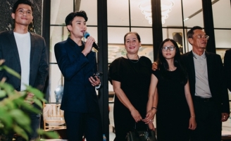Quốc Trường tổ chức tiệc kỷ niệm 40 năm ngày cưới cha mẹ