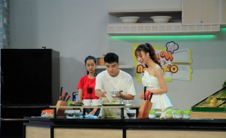 “Quý ròm” Kính vạn hoa khen vợ hết lời trên sóng truyền hình