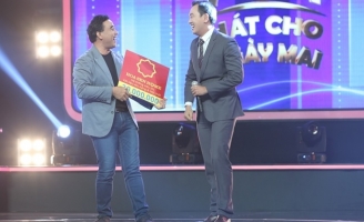 Quyền Linh chia sẻ xe ô-tô bị hư hỏng nặng sau dịch, có người không dám ngồi vì sợ vi rút 