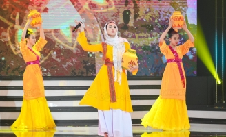 Quỳnh Lan khen ngợi thần thái đỉnh cao của Trương Diễm