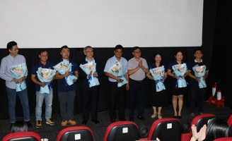 Ra mắt phim tài liệu 