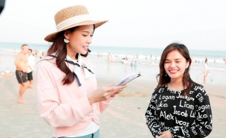  Sam trở lại với gameshow hỏi đáp đường phố Quà Tặng Bất Ngờ