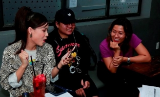 Sam trổ tài cover bản hit của Binz trong hậu trường Quà Tặng Bất Ngờ 