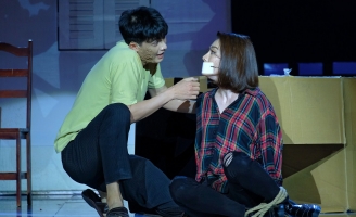 Sao Mai khóc cho thân phận người phụ nữ lâm vào cảnh bị bạo hành