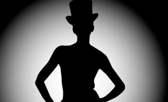 Sao nữ được cầu hôn từ lâu nhưng đợi đàn chị thông báo tin vui mới công khai để giật 