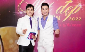 Siêu mẫu Nam Phong lịch lãm hội ngộ cùng MC Hoàng Vĩnh nổi bật trên thảm đỏ