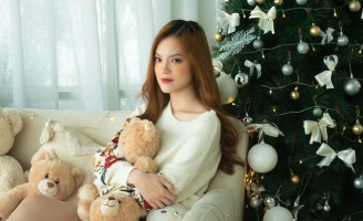 Sunny Đan Ngọc : Ngọt ngào đáng yêu qua MV Giáng Sinh tự sáng tác