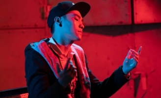 Tác giả ca khúc “Hạnh phúc máu” chia sẻ về bài toán khó mà Dược sĩ Tiến giao phó