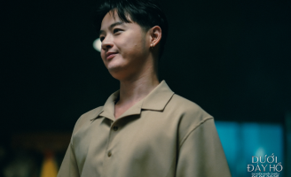 Tắc kè hoa Thanh Duy đắm mình sống một cuộc đời mới trong Dưới Đáy Hồ