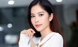 Tai tiếng như người đẹp Nam Em sao vẫn 'ẵm' giải á khôi?