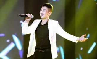 “Tân binh triệu view” TLong chịu nghe lời, Nguyễn Trần Trung Quân liền cho điểm tuyệt đối