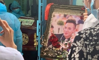 Tang lễ gấp rút của ca sĩ Việt Quang: Không kèn trống, khâm liệm tại nhà riêng và hỏa táng ngay
