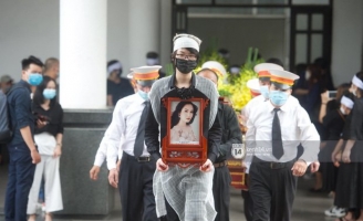 Tang lễ Hoa hậu Nguyễn Thu Thuỷ: Nụ cười trên di ảnh người quá cố gây xót xa