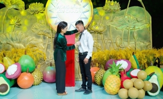 “Thạc sĩ nông dân” bỏ phố về quê khởi nghiệp nuôi trùn quế