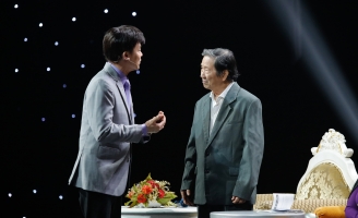 Thái Châu rung rưng nước mắt khi hạnh ngộ nhạc sĩ 76 tuổi viết “Bài thánh ca buồn”