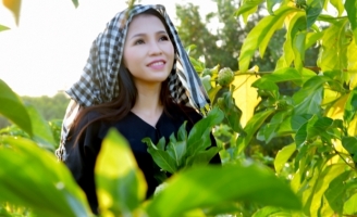 Thái Ngọc Thanh hoá thôn nữ duyên dáng