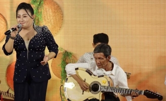 Thán phục tài đánh đàn guitar của người đàn ông mù Trần Nên tại Sô Diễn Cuộc Đời