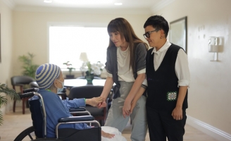 Thanh Hà khóc nghẹn khi thu MV “Mẹ yêu”