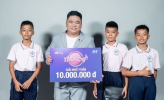 Thầy giáo lớp học 0 đồng giành chiến thắng tuần tại Người hát tình ca 2023 