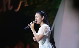 “Thiên thần Bolero” Quỳnh Trang u mê ca sĩ Hoài Lâm không lối thoát
