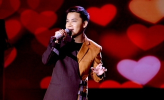 Thoát khỏi hình ảnh thầy giáo, Nguyễn Hân nhận cơn mưa lời khen từ Ban giám khảo 