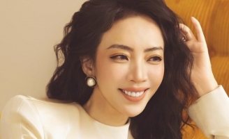 Thu Trang đón tuổi mới với bộ ảnh chất lừ, hé lộ thông tin đặc biệt về “Chị Mười Ba” 