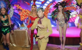 Tiệc sinh nhật hoành tráng của ca sĩ Hồ Gia Hùng tại du thuyền Elisa