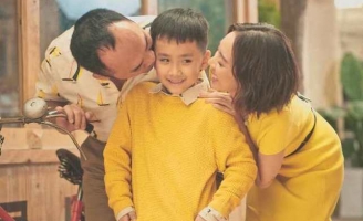 Tiến Luật đau đầu, không muốn về nhà khi Thu Trang nhắn mua sữa cho con