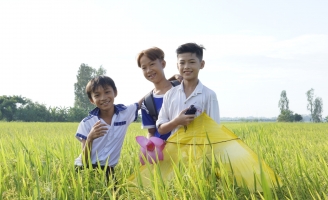 “Thần đồng rap Việt nhí” Tiến Nhỏ tung MV cover bản hit Tuổi thơ tôi của Jack