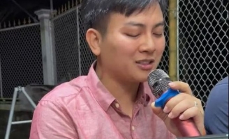 Tiếp tục xuất hiện clip Hoài Lâm hát vọng cổ trên bàn nhậu, ngoại hình già như ông chú U50