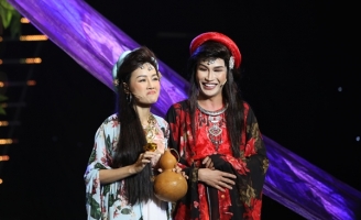 Tiêu Minh Phụng phô diễn sở trường ca cải lương khiến dàn giám khảo “đứng ngồi không yên”