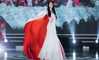 Tiểu Vy làm vedette cho BST áo dài của NTK Ngô Nhật Huy 