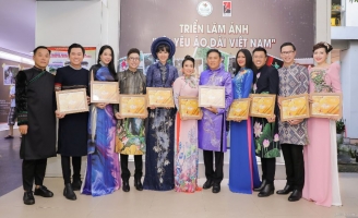 Tình yêu sâu đậm của NTK Việt Hùng và Nhiếp ảnh Hứa Quý Long dành cho Sài Gòn