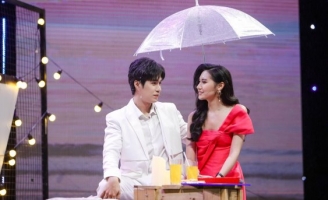 Tỏ tình hoàn mỹ: Otis từ chối tình cảm của nữ chính tài năng vì sợ mình nhỏ bé