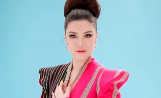 Trâm Anh được truyền thông quốc tế săn đón tại cuộc thi Hoa hậu Quý bà Quốc tế 2023 