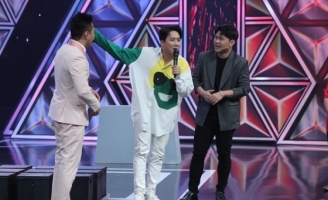 Trấn Thành bị đàn em trong Hẻm Cụt “cà khịa” mang giày độn