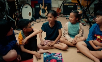 “Trẻ trâu không đùa được đâu” chào năm mới 2025