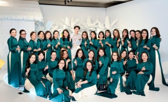 Triển lãm của NTK Nguyễn Minh Công: Thu hút hơn 10.000 lượt khách, lập thành tích khủng