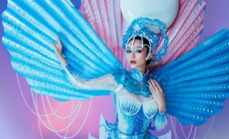 Trước giờ chung kết The Miss Globe 2022, Lâm Thu Hồng khoe trang phục dân tộc nặng hơn 20kg