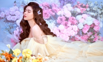 Trương Quỳnh Anh khoe nhan sắc xinh đẹp, gợi cảm, tươi tắn dù vừa trải qua ca phẫu thuật