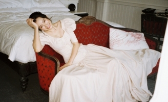 Trương Tri Trúc Diễm tung bộ ảnh mới, khoe nhan sắc trẻ trung