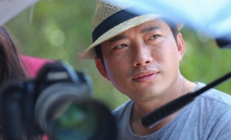 Từng gây xôn xao khi được vợ đại gia tặng xe hơi 6 tỷ, cuộc sống của Kinh Quốc giờ ra sao?