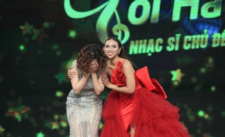 Quán quân Tuyết Mai bật khóc kể thời muốn đi hát để kiếm thật nhiều tiền giúp đỡ bố mẹ