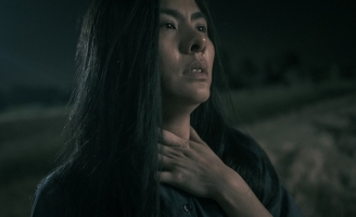  Vân Trang lấm lem, lăn lê đóng phim kinh dị khi mang thai