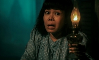  Việt Hương “chơi dao hai lưỡi” khi đóng vai bà cô lỡ thì phim Nhà Không Bán