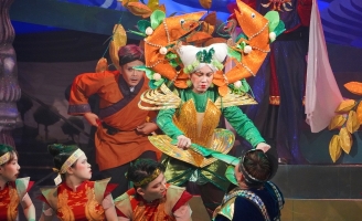 Việt Hương đầu tư hơn 1 tỷ cho vở kịch đầu tiên mình dàn dựng