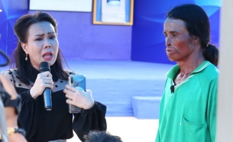 Việt Hương khóc nấc vì nhớ đến người mẹ đã khuất